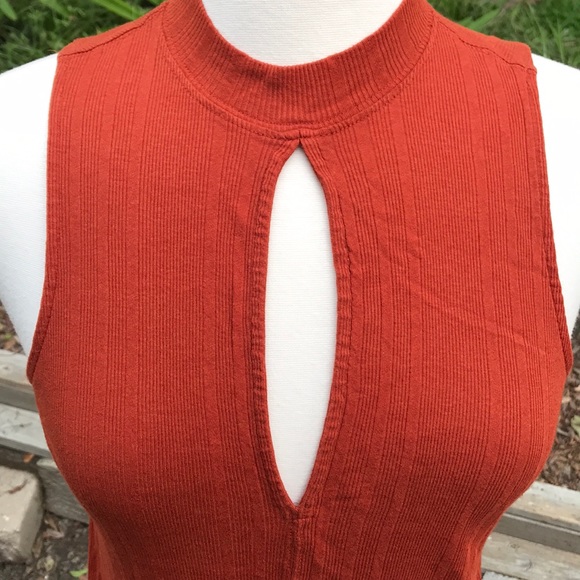 We the free keyhole high neck top rust color - Picture 4 of 5